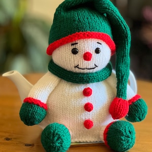 Mr Freeze the Snowman Tea Cosy pdf digital download fits a 6 cup or 2.5 pint tea pot