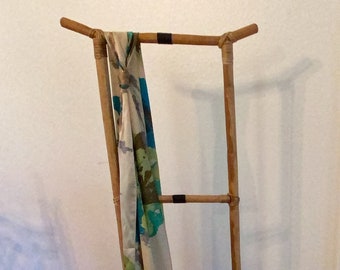Wicker Clothes Rack Jewelry Display Antique Rattan Vintage Boho Tropical Clothes Display Store Display Booth Display Florida Hanger