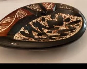 ASHTRAY HAWAII TIKI Tapa Haliewa Wainae Waimea Maui Luau Aloha Surfing Hawaiian Tribal Handmade Handpainted Signed at Florida Rediscovered