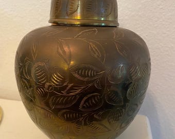 BRASS URN with LID Chinoiserie Asian Design Home Decor Vintage Grandmillennial Regency