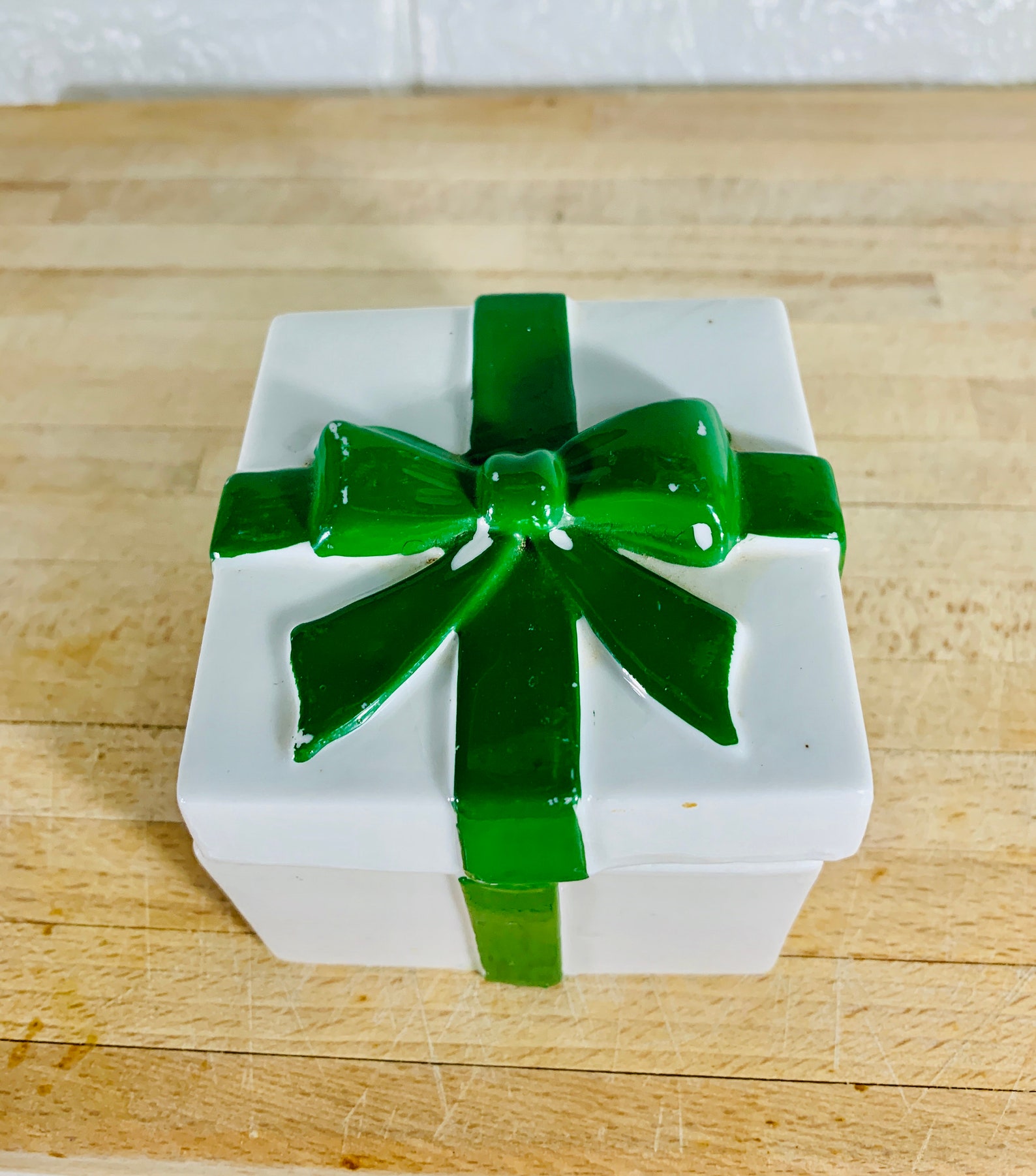 Vintage Ceramic Gift Box White With Green Ribbon Christmas Etsy