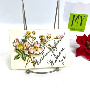 Carte postale allemande ancienne - Fleurs roses - Salutations de Wilson, PA - Postée en 1907 - Timbre Benjamin Franklin de 1 cent - My40YearCollection