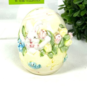 Vintage Cottontale Bunny Egg Shaker: Ceramic Easter Figurine