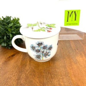 Wertvolle Vintage Botanische Motiv Tasse mit Deckel - Botanicals - Dandelion Wildflowers Hortensien - Flaw Chip on Cup - Deckel My40YearCollection