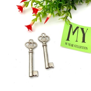Vintage Keys - Lot of 4- Barrel Key Taylor Lock Key Flat Steel Key