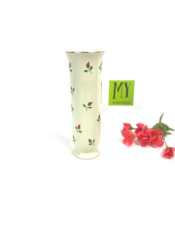 Vintage Otagiri Japan Vase: Offwhite Cylinder with Red Roses