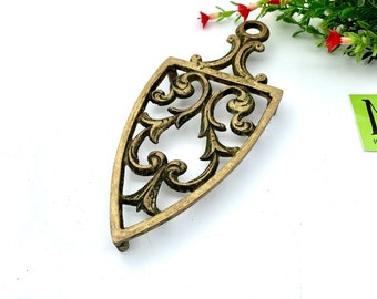 Vintage Wilton Brass Trivet: Ornate Farmhouse Hot Plate Stand