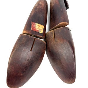 Close-up of original Shoe Tree Co. Inc. label and size mark