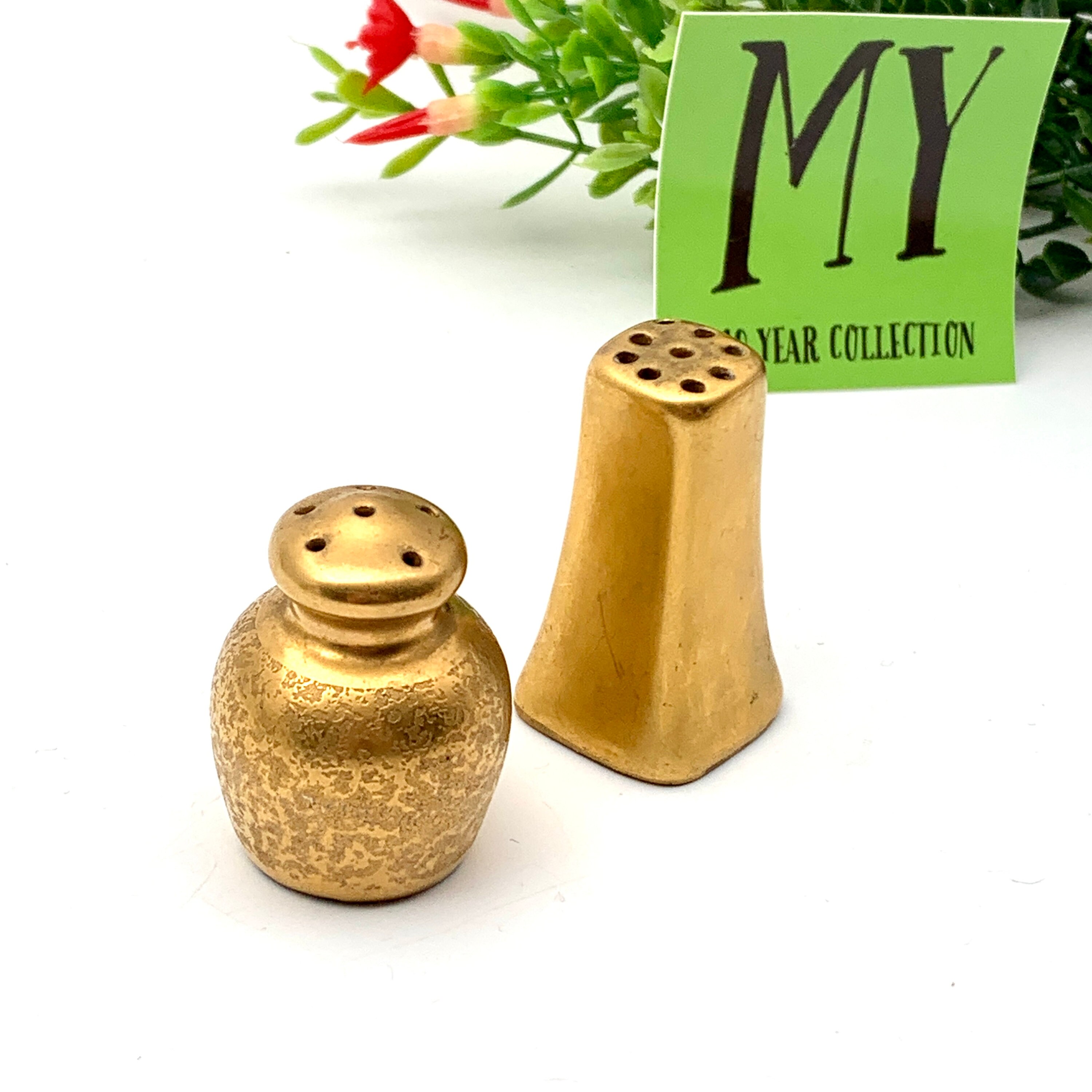 Pink Drop : Salt & Pepper Shaker Set by Lucky Duck Glass – Harvest Gold  Gallery