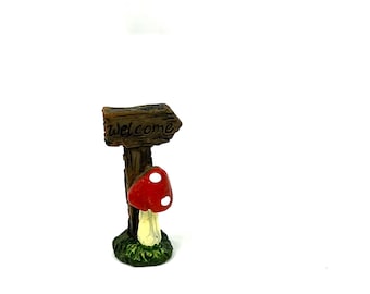 Vintage Miniature Fairy Garden Welcome Sign: Resin Mushroom Decor