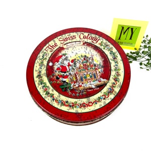 Contenitore di latta vintage - Contenitore di latta rotondo di Natale The Swiss Colony - Topolino di Babbo Natale con casa - Latta macchiata - My40YearCollection