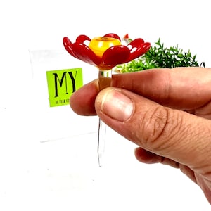 Vintage Art Glass Red Flower Decorative Stopper - Watering Plant Bulb - Planter Glass Decor - Glass Red Daisy Pick - My40YearCollection