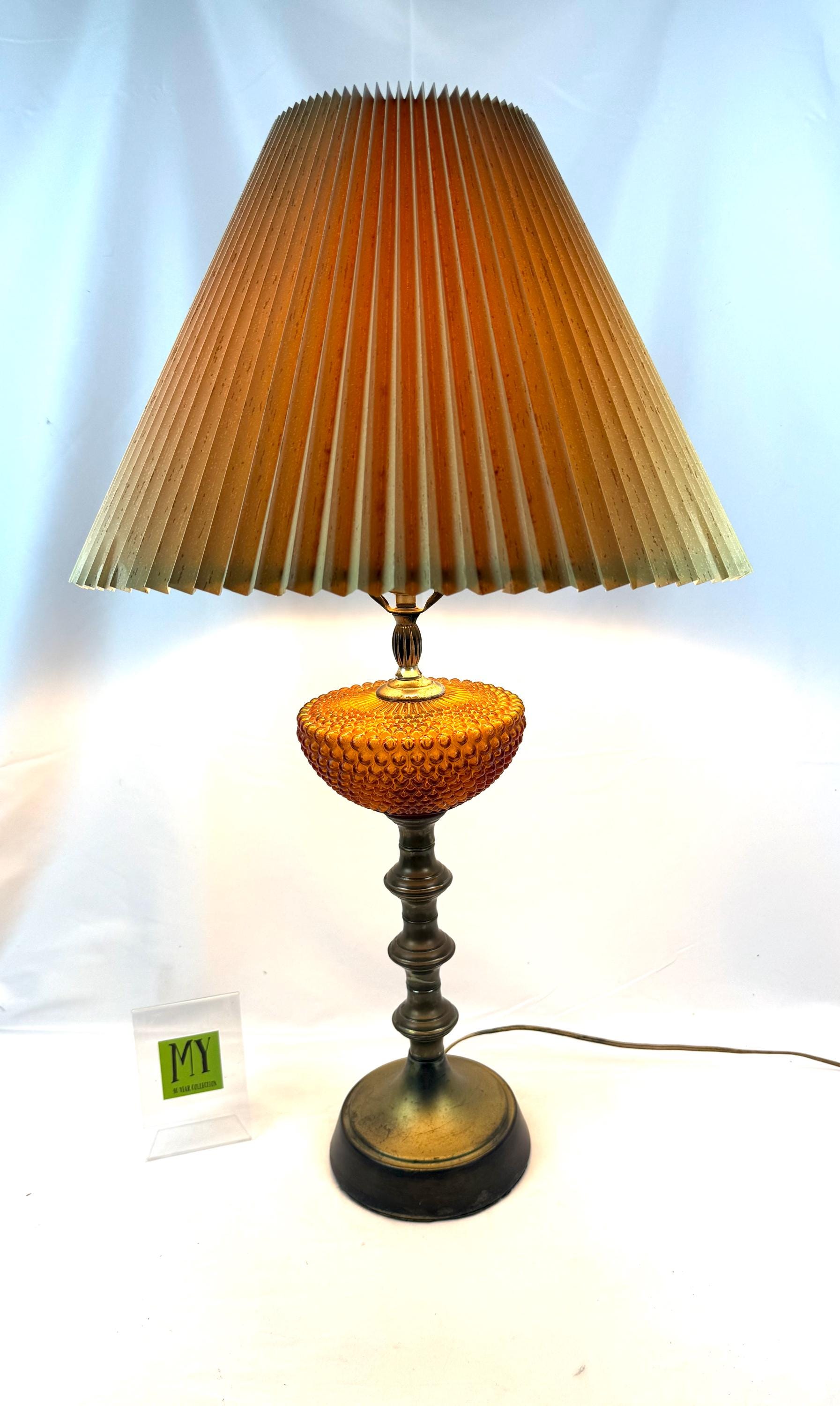 ヴィンテージランプ - 真鍮と琥珀色のガラス製ホブネイルトールランプ