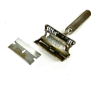 Vintage GEM Safety Razor 1940s Single Blade - Shaving Collectible - My40YearCollection