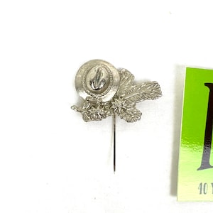 Vintage Silver Tone Hunting Hat Pin: Oak Leaf Design