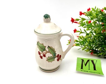 Vintage Ceramic Pepper Shaker: Holly Berry Christmas Motif with Handle