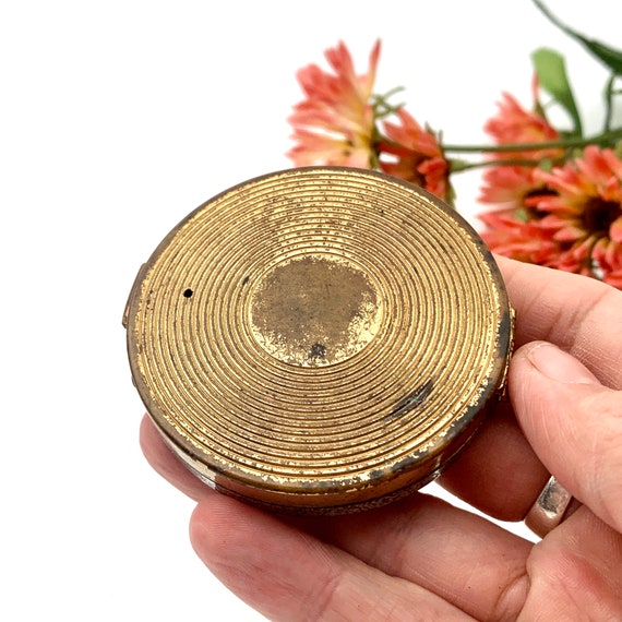 Vintage Volupte Round Brass Cosmetic Compact Case… - image 5