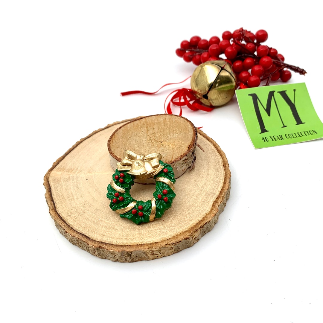 Vintage Christmas Holly Wreath With Gold Bow Pin Brooch ...
