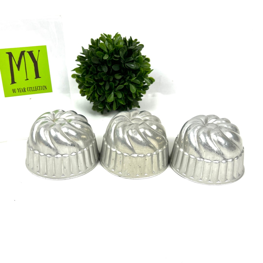 3 Vintage Mini Bundt Tin Dessert Molds Small Tin Molds Tin Jello Molds