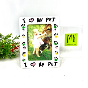 Vintage 'I Love My Pet' Picture Frame: Colorful Paws Motif