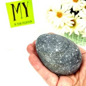 Vintage Black Stone Egg Figurine - Egg Paperweight - Quartzite Egg - Natural Stone Polished - My40YearCollection