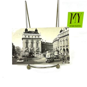 Stara pocztówka - Picadilly Circus, Londyn - Wysłana w latach 50. - Wielka Brytania - Znaczek Królowej Elżbiety - My40YearCollection