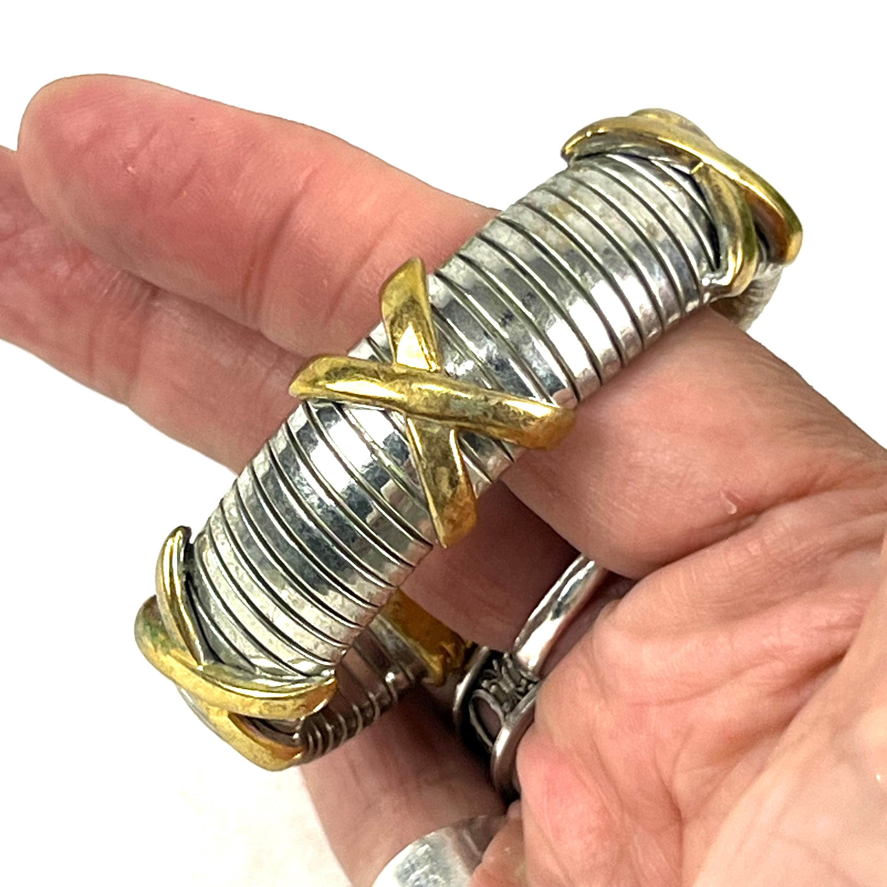 ヴィンテージ ツートーン X カフブレスレット – シルバーとゴールドの