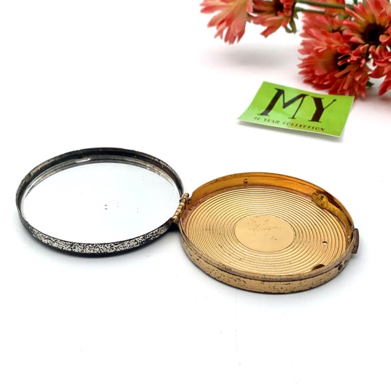 Vintage Volupte Round Brass Cosmetic Compact Case… - image 7