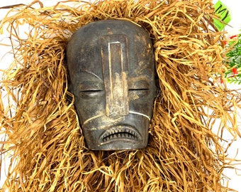 Vintage African Tribal Mask: Hand Carved Wooden Wall Decor with Straw Hair