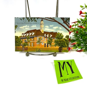Carte postale The Old Capitol Building Williamsburg, Virginie des années 1970 utilisée avec un timbre de la poste aérienne américaine de 9 cents My40YearCollection