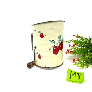 Vintage Bromwell&#39;s Measuring Flour Sifter White with Apple Design, Farmhouse Decor My40YearCollection