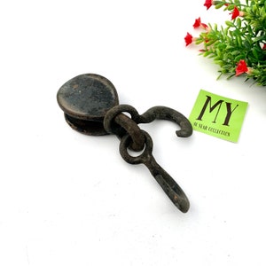 Antique Block and Tackle Pulley Cast Iron One Wheel Two Hooks Pulley Primitive Rustic Decor Prop Craft My40YearCollection