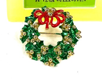 Vintage Christmas Wreath Brooch: Green, Gold Tone, Red Bow