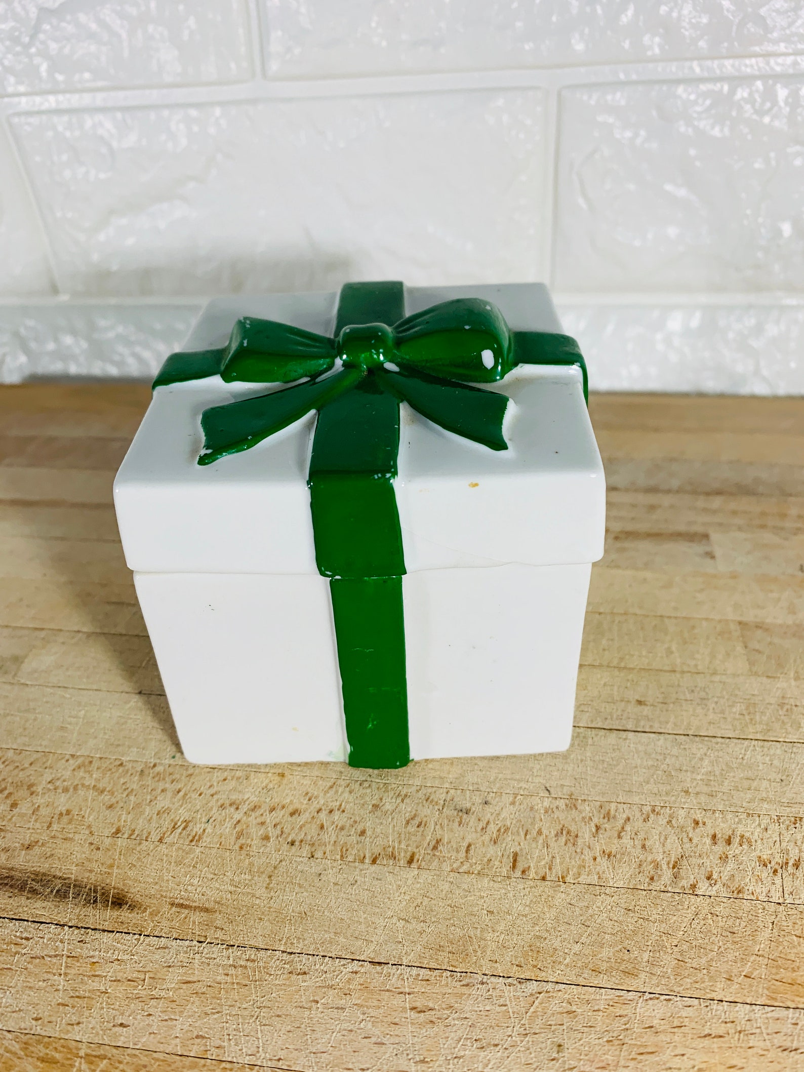 Vintage Ceramic Gift Box White With Green Ribbon Christmas Etsy