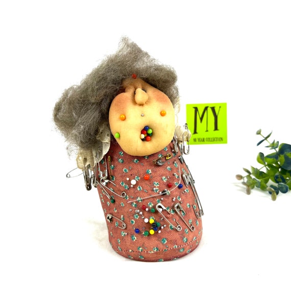 英国アンティーク手作りのピンクッションドール