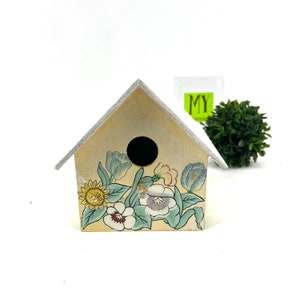 Vintage Wooden Birdhouse - Hand Painted Birdhouse - Floral Motif - Decorative White Roof Birdhouse - Patio Decor My40YearCollection