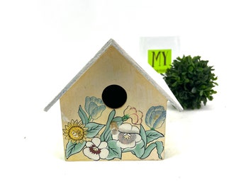 Vintage Wooden Birdhouse - Hand Painted Birdhouse - Floral Motif - Decorative White Roof Birdhouse - Patio Decor My40YearCollection