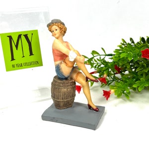 Vintage K&#39;s Collection Figurine - Polyresin Pin-Up Girl Figurine - My40YearCollectionm