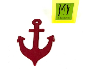 Ancla vintage de madera roja: decoración náutica pintada a mano