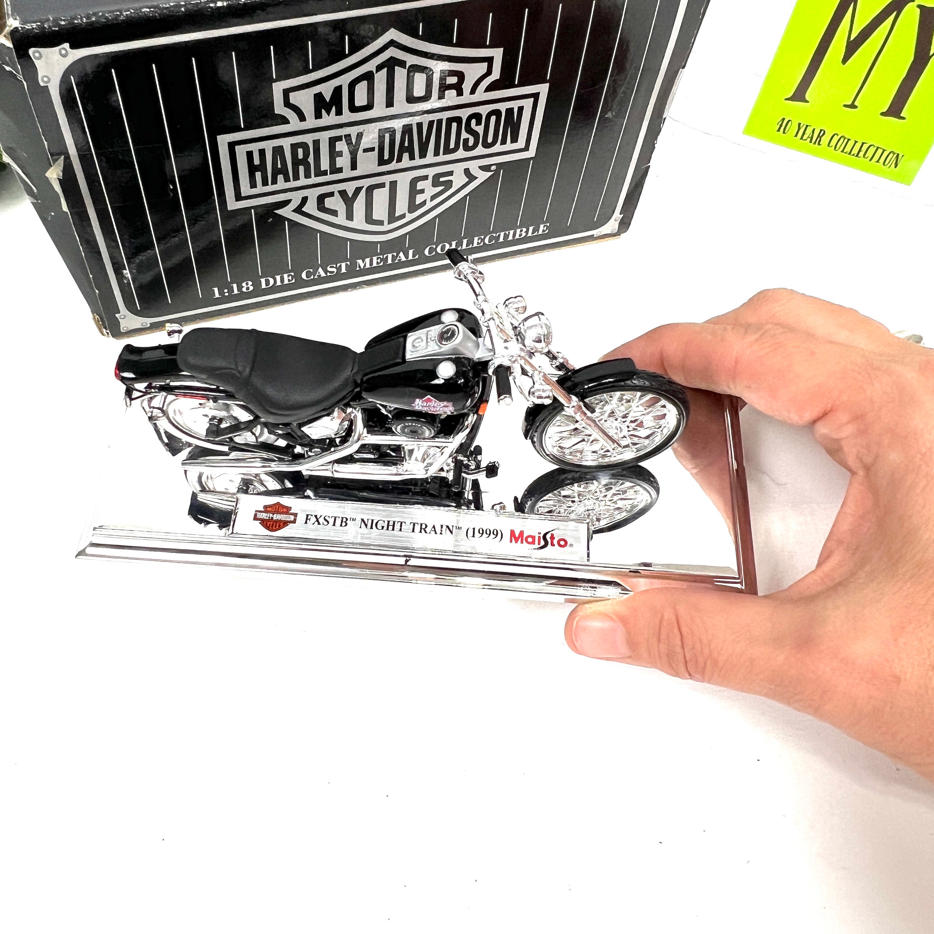 Vintage Avon Harley Davidson Night Train Motorcycle – 1:18 Diecast