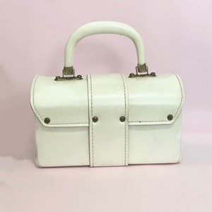 Vintage 60s white leather box purse image 5