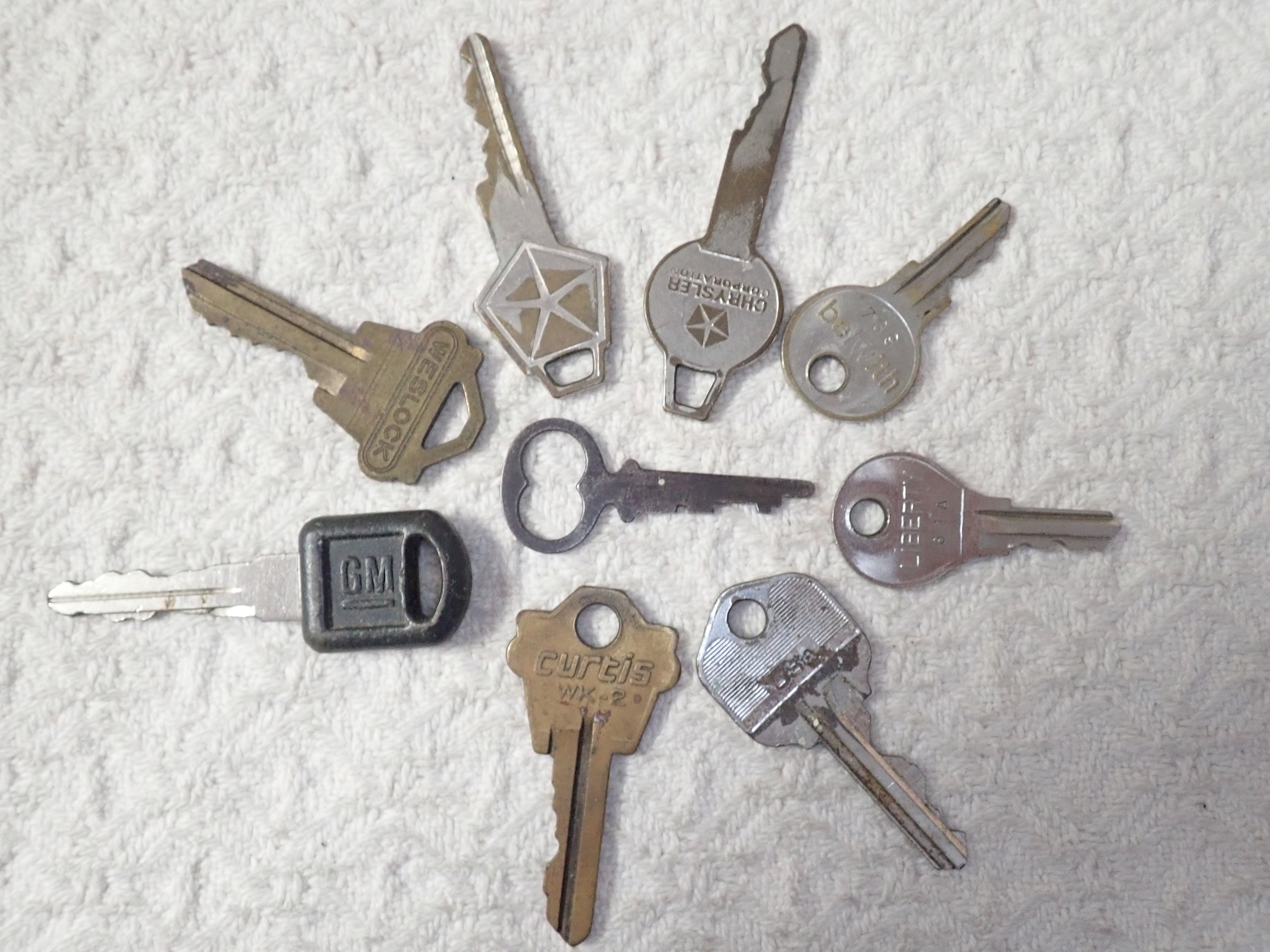 Lot of 9 Old Vintage Mixed Types of Keys Cars Door House | Etsy