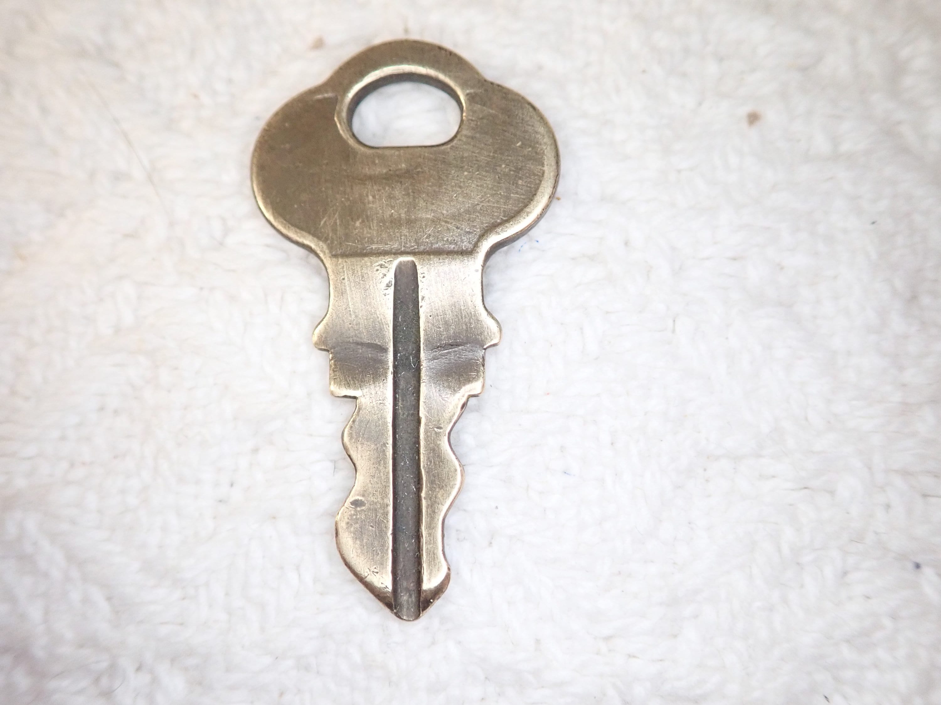 きーこ Antique Chicago Lock Co. #2039 Key Vending, Juke, Slot