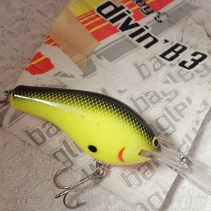 Vintage Bagley Diving B-3 Fishing Lure With OPENED Package Instruction  Paper Lure in Very Good Condition 