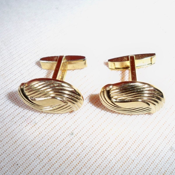 Vintage Cufflinks Gold Tone Signed PAT Pend USA Great Condition Well Made Lovely