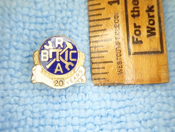 Vintage Member/Service Pin 14K Yel. Gold Cobalt &… - image 2