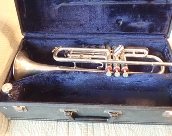 Vintage 1971 CONN DirectorTrumpet Serial No. P-78106, Made By Yamaha For Conn,  Mouth Piece Conn C-7,  Case, Plays Well, Not Re-Worked, Used