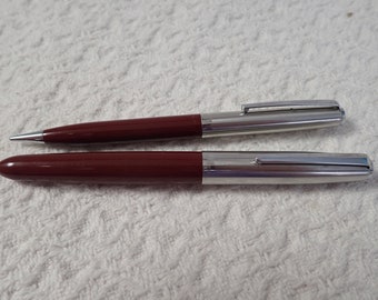 Vintage Parker 21 Fountain Pen and Mechanical Pencil Set,  Maroon & Silver, No Case, Used, Untested, Fountain Pen Body Has Damage,