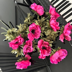 Pink Anemone Faux Flower Stem, Artificial Pink Anemone, Realistic Hotpink Anemone, Floral Decor, Pink Silk Flower, Natural Look Pink Anemone