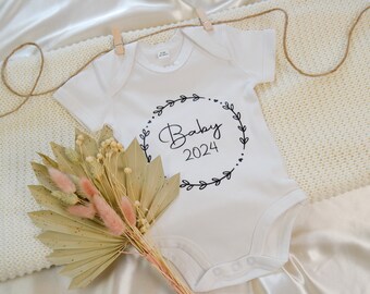 Personalisierter Babybody | Schwangerschaftsverkündung | Vatertagsgeschenk | Muttertagsgeschenk | Geschenk zur Geburt | Babygeschenk